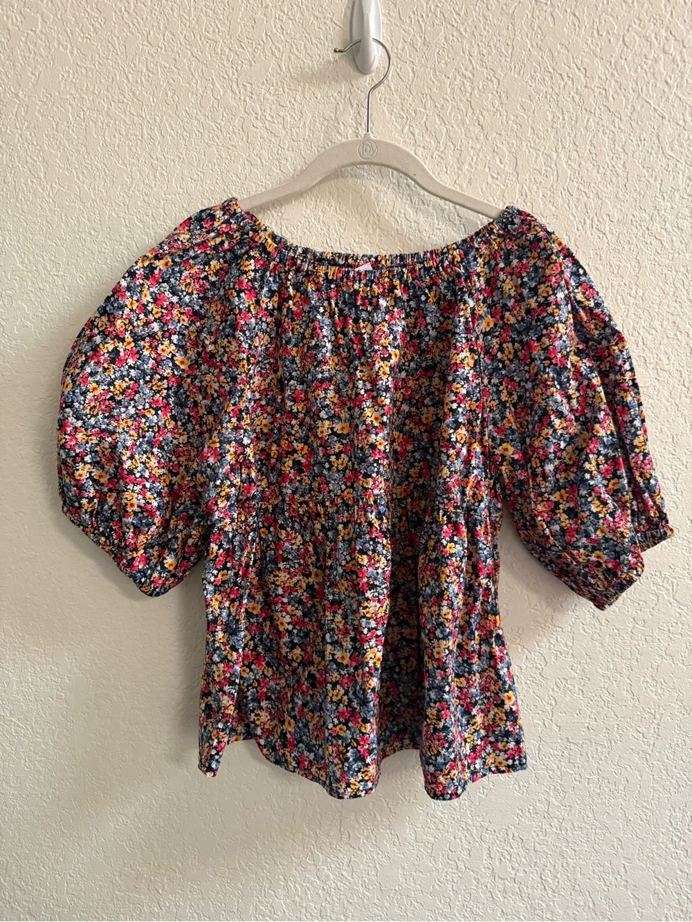 Floral Puff Sleeve Top in Navy Multi